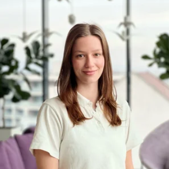 Rhona Ujvary